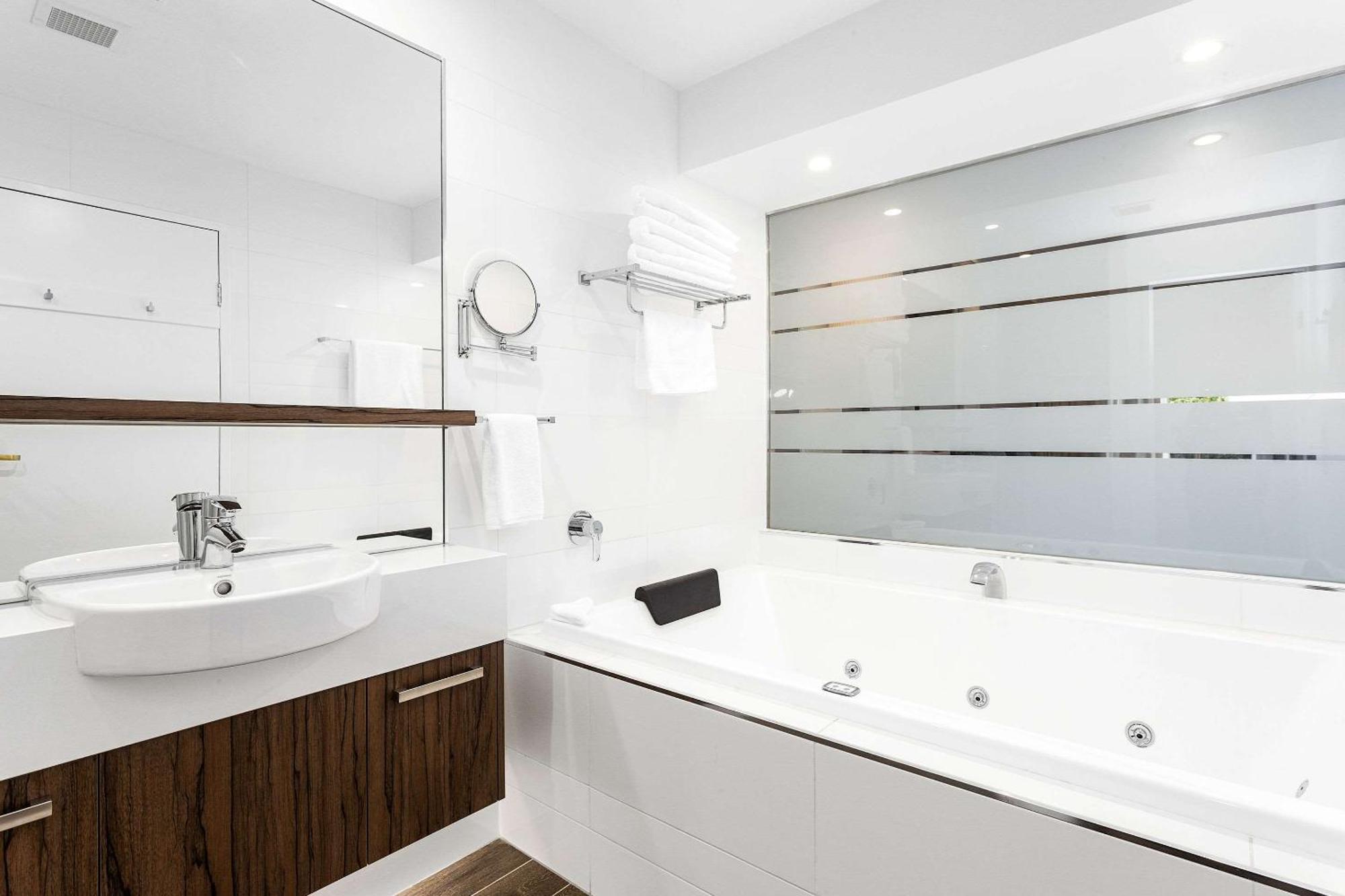 Quality Hotel Taylors Lakes Bagian luar foto