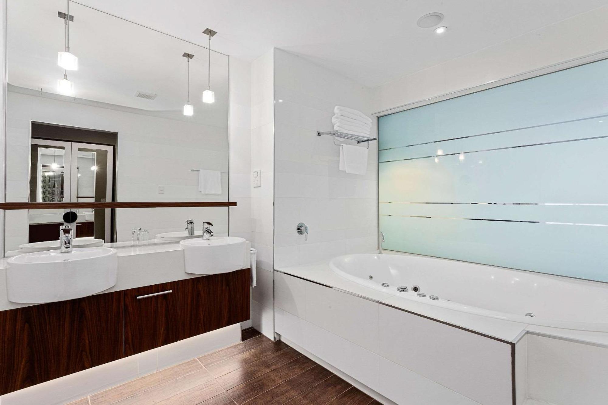 Quality Hotel Taylors Lakes Bagian luar foto