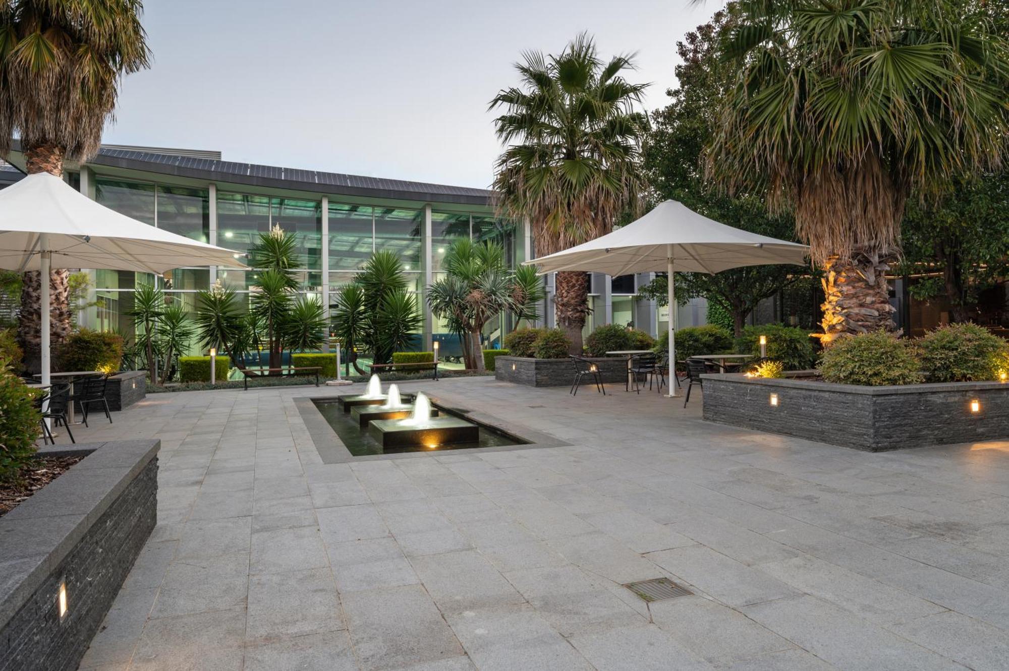 Quality Hotel Taylors Lakes Bagian luar foto