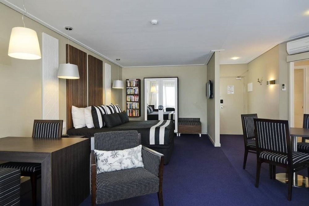 Quality Hotel Taylors Lakes Bagian luar foto