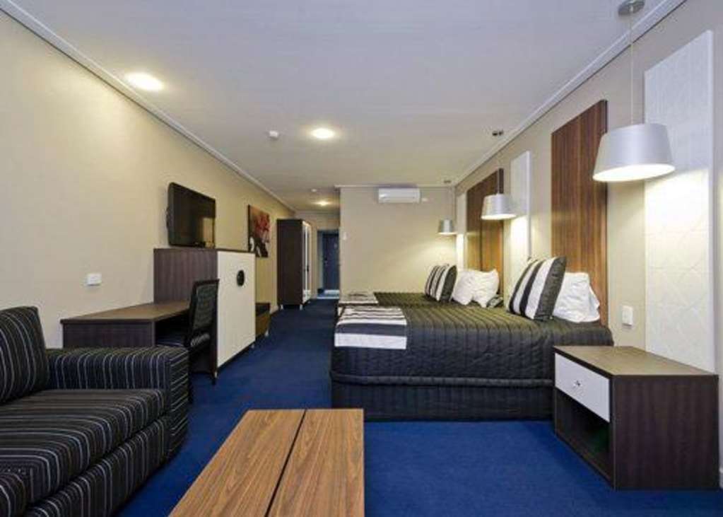 Quality Hotel Taylors Lakes Ruang foto