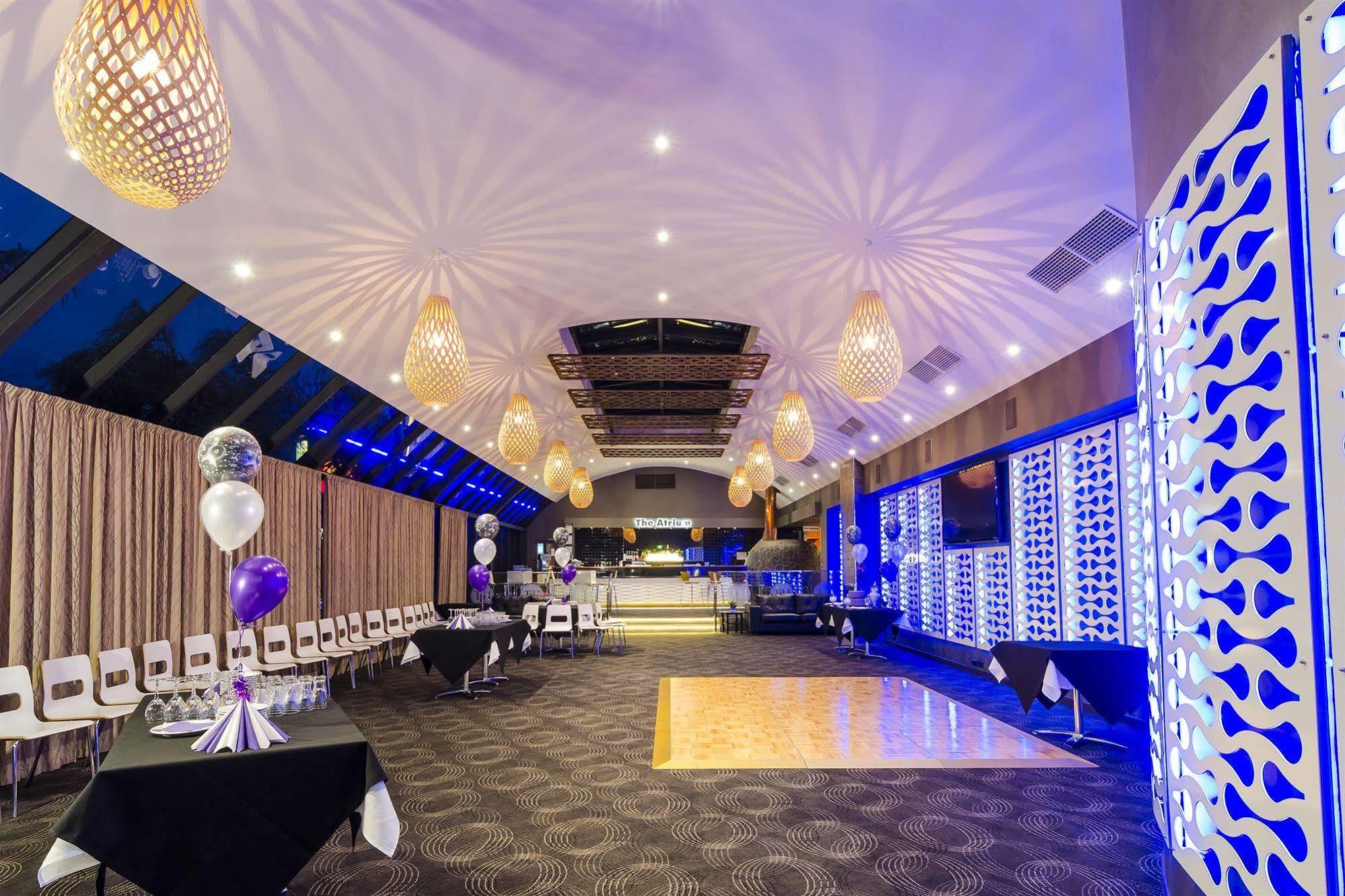 Quality Hotel Taylors Lakes Bagian luar foto